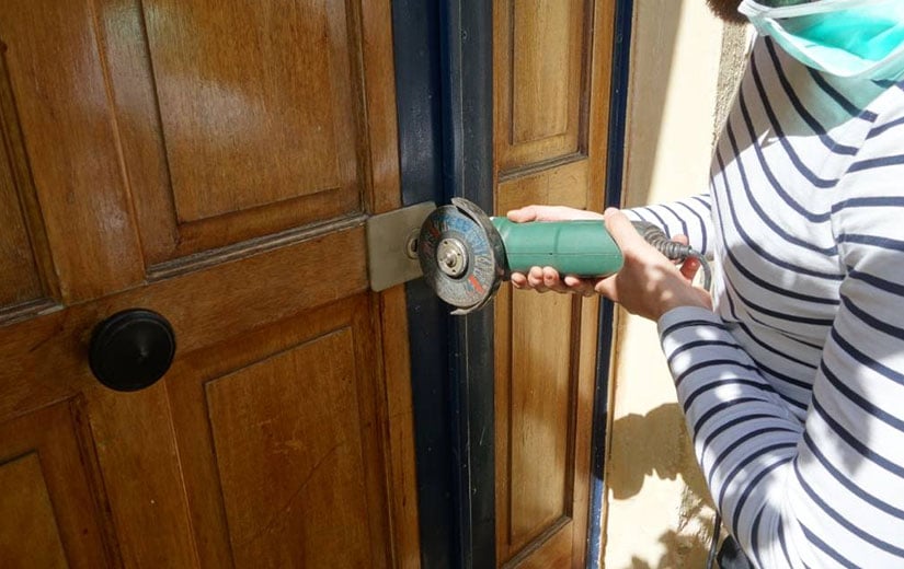 découvrez nos conseils et solutions pour renforcer la sécurité de votre domicile grâce à la serrurerie : choix des serrures, astuces de protection, interventions d'urgence et innovations pour protéger efficacement vos accès.