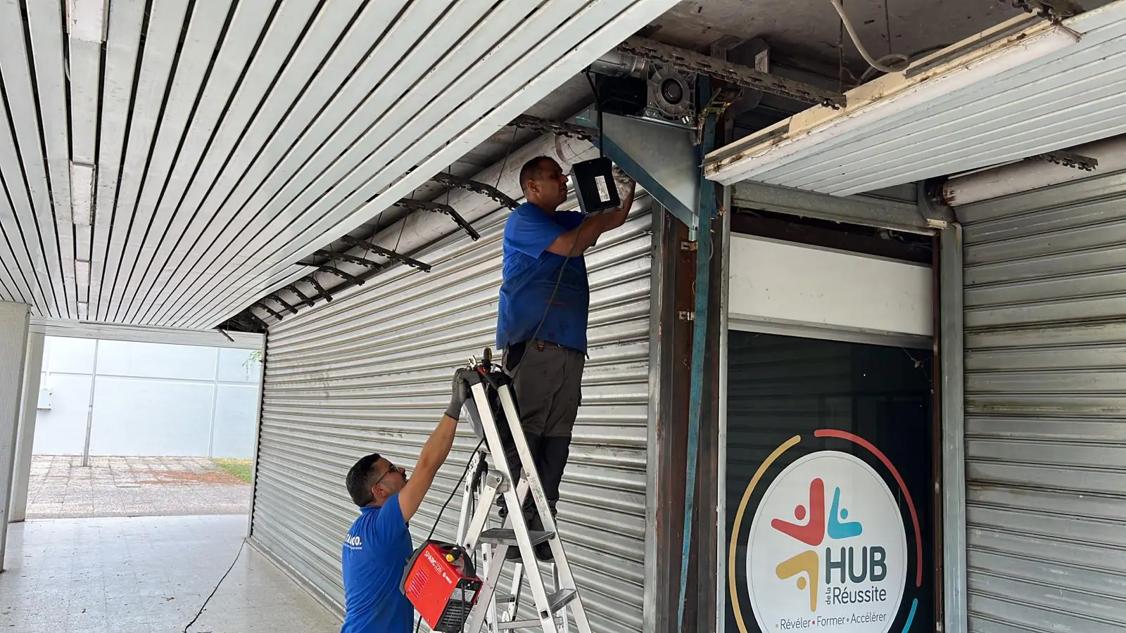 besoin d'un serrurier à clichy ? intervention rapide 24h/24 et 7j/7 pour ouverture de porte, changement de serrure et dépannage d'urgence. devis gratuit, travail soigné et tarifs transparents.