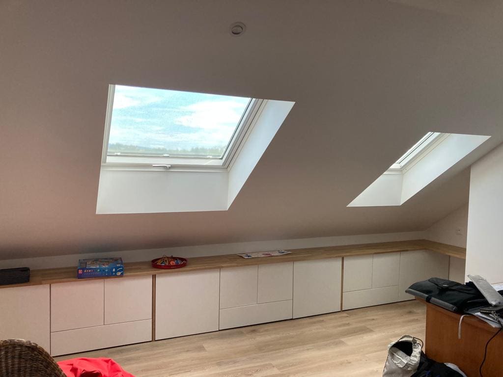 découvrez comment optimiser l’espace de votre maison grâce à la transformation des combles : conseils, étapes clés et astuces pour créer une pièce fonctionnelle et agréable sous les toits.