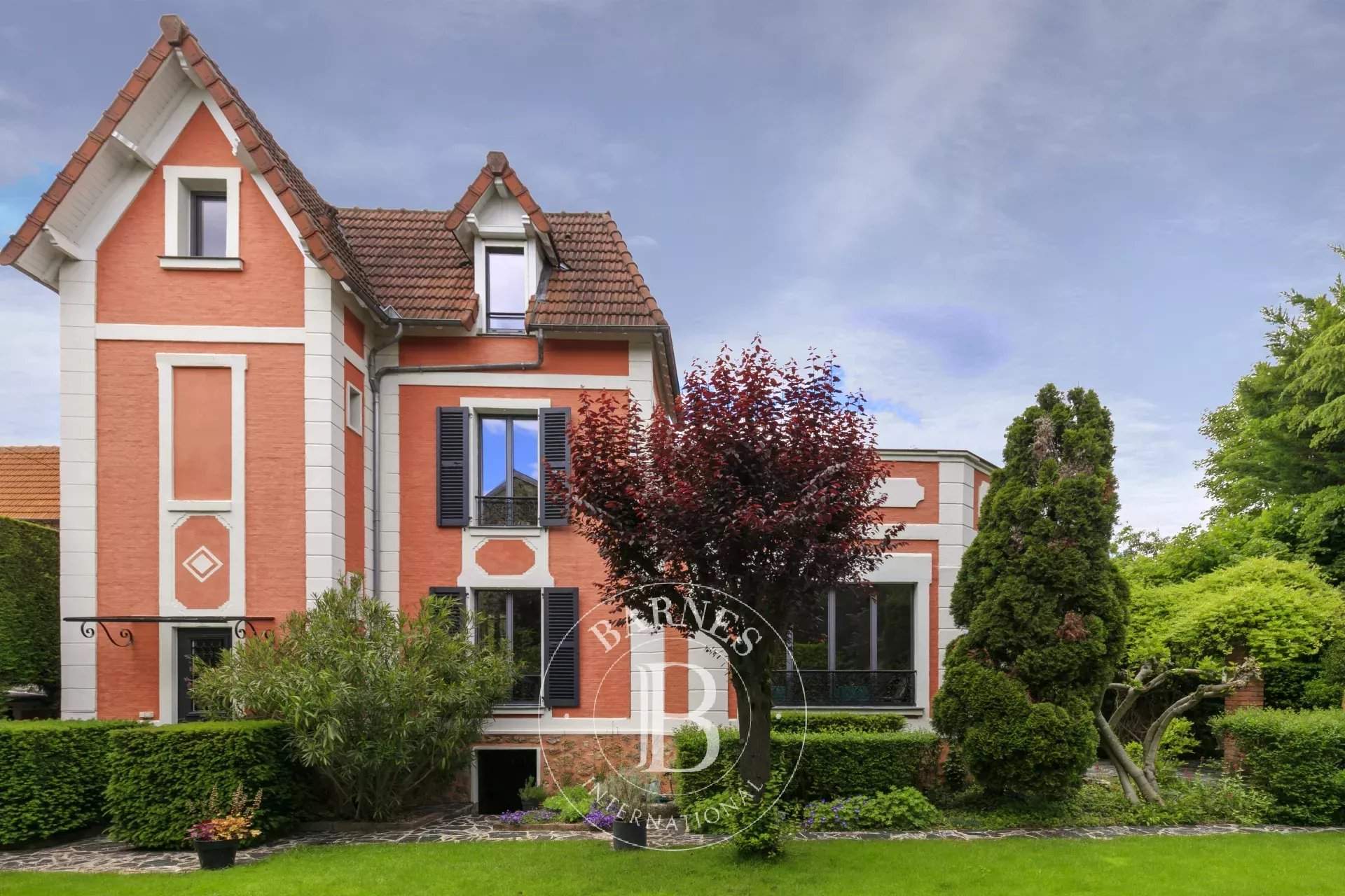 découvrez comment valoriser votre propriété à garches grâce à une cuisine moderne et fonctionnelle. conseils et astuces pour augmenter la valeur de votre maison !