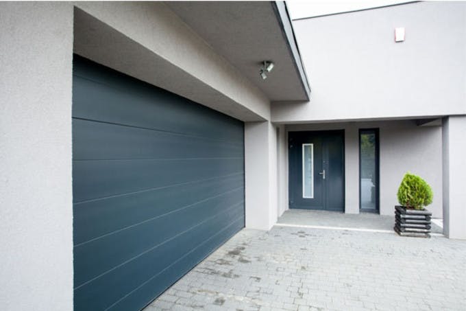 découvrez tout ce qu'il faut savoir sur le coût d'un garage : prix de construction, frais annexes et conseils pour bien estimer votre budget. comparez les options et choisissez la solution adaptée à vos besoins.