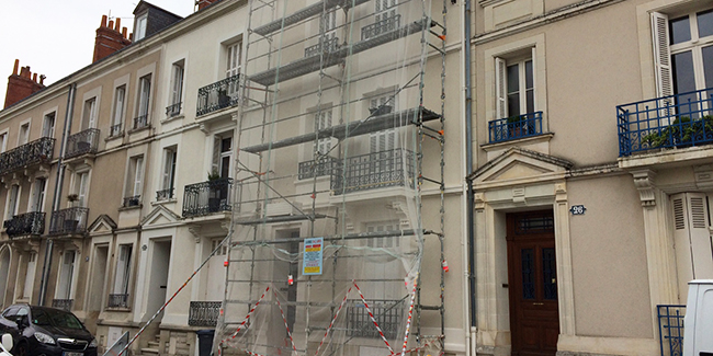découvrez tout ce qu’il faut savoir sur le coût d’un ravalement de façade : prix moyens, facteurs influençant le tarif et conseils pour bien estimer votre budget avant de vous lancer dans les travaux.