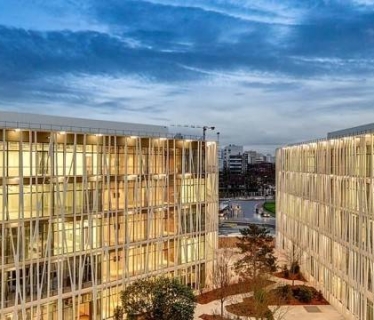 expert en rénovation de bâtiments à paris, offrant des services de qualité pour la transformation et la réhabilitation de vos espaces.