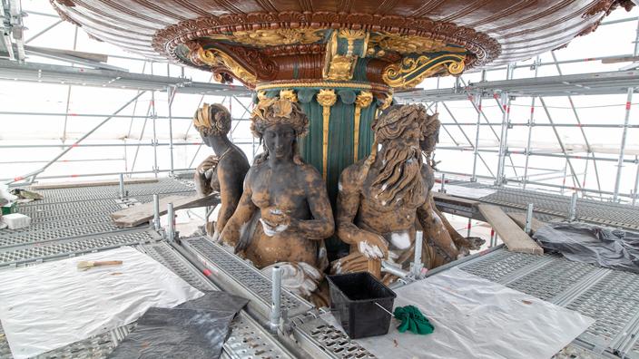 découvrez comment hidalgo met en priorité la rénovation des églises et des fontaines à paris pour préserver le patrimoine historique de la ville.