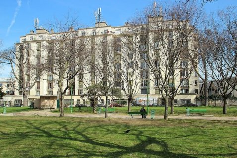 découvrez le square marie-curie, un havre de verdure caché à austerlitz, parfait pour une escapade paisible au cœur de la ville.