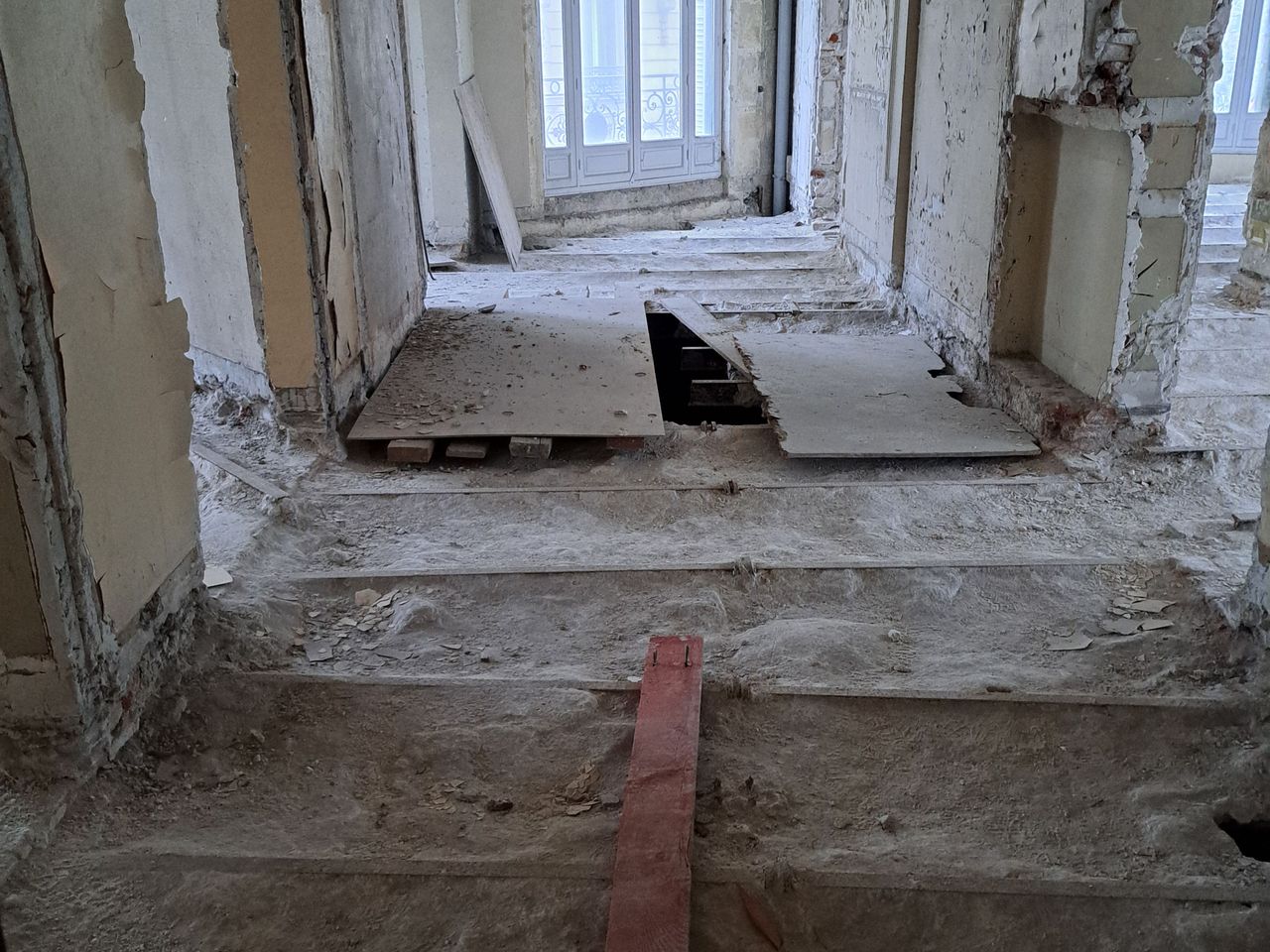 découvrez les logements sociaux disponibles dans le prestigieux triangle d’or de paris, alliant accessibilité et qualité de vie au cœur de la capitale.