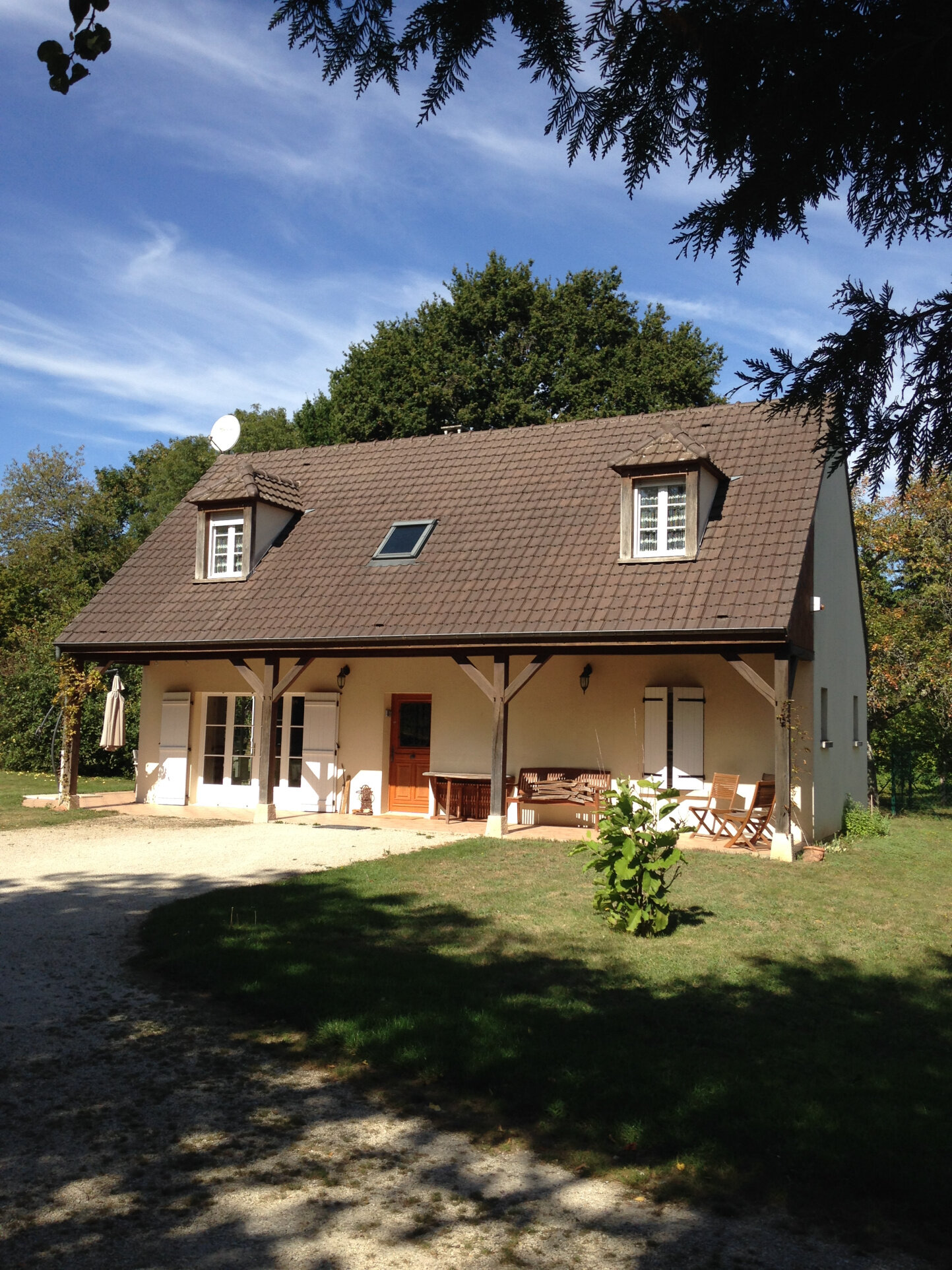 découvrez moigny-sur-école, un charmant village nature en île-de-france, idéal pour les amateurs de randonnées, paysages verdoyants et patrimoine authentique. parfait pour une escapade paisible à la campagne !