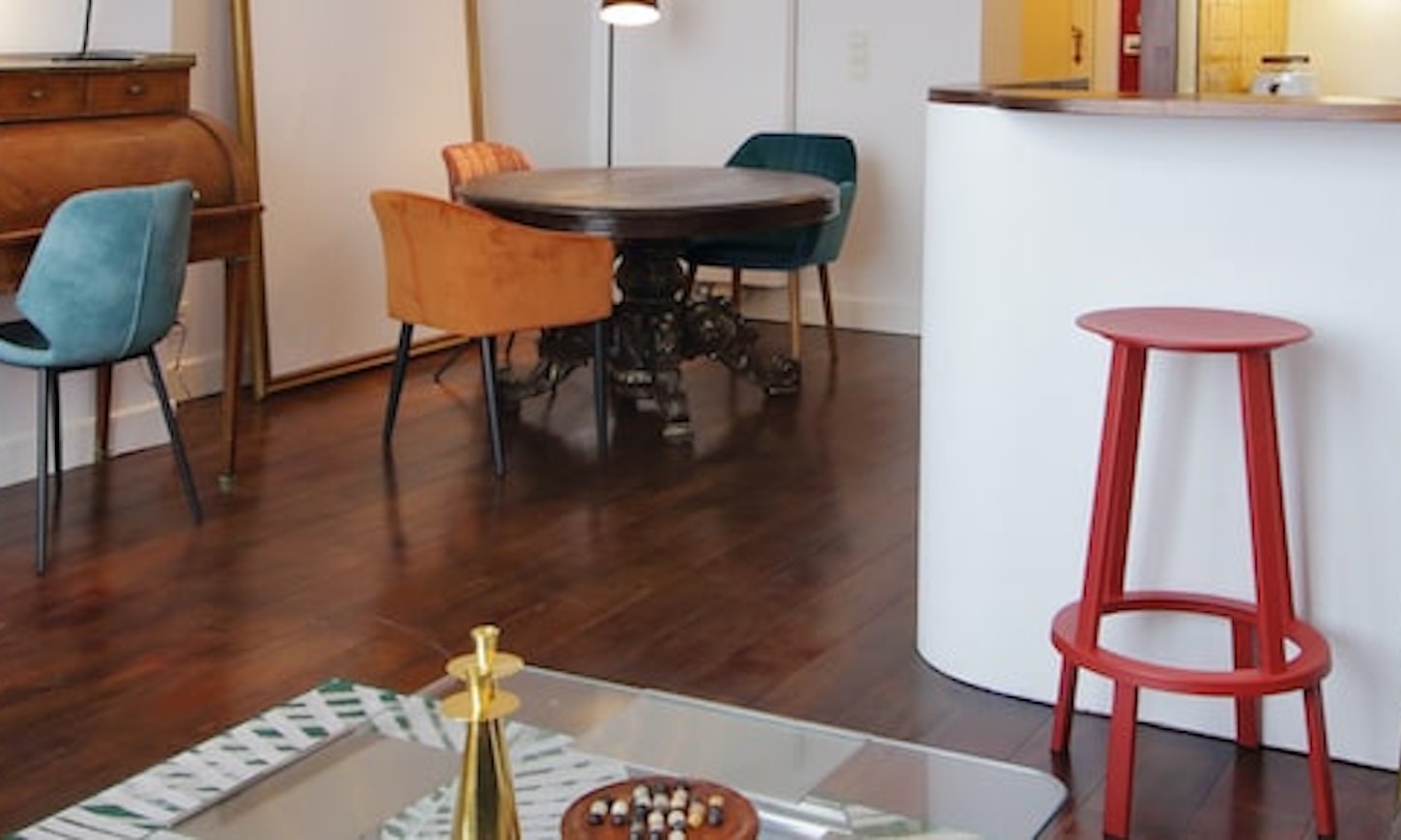 découvrez des astuces pratiques et efficaces pour optimiser l'espace de votre appartement de 50 m² et créer un intérieur à la fois fonctionnel et esthétique.