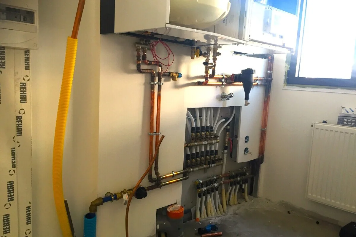 besoin d'un plombier en urgence à arcueil ? intervention rapide 24h/24 et 7j/7 pour tous vos dépannages en plomberie : fuites, canalisations, chauffe-eau. contactez-nous !