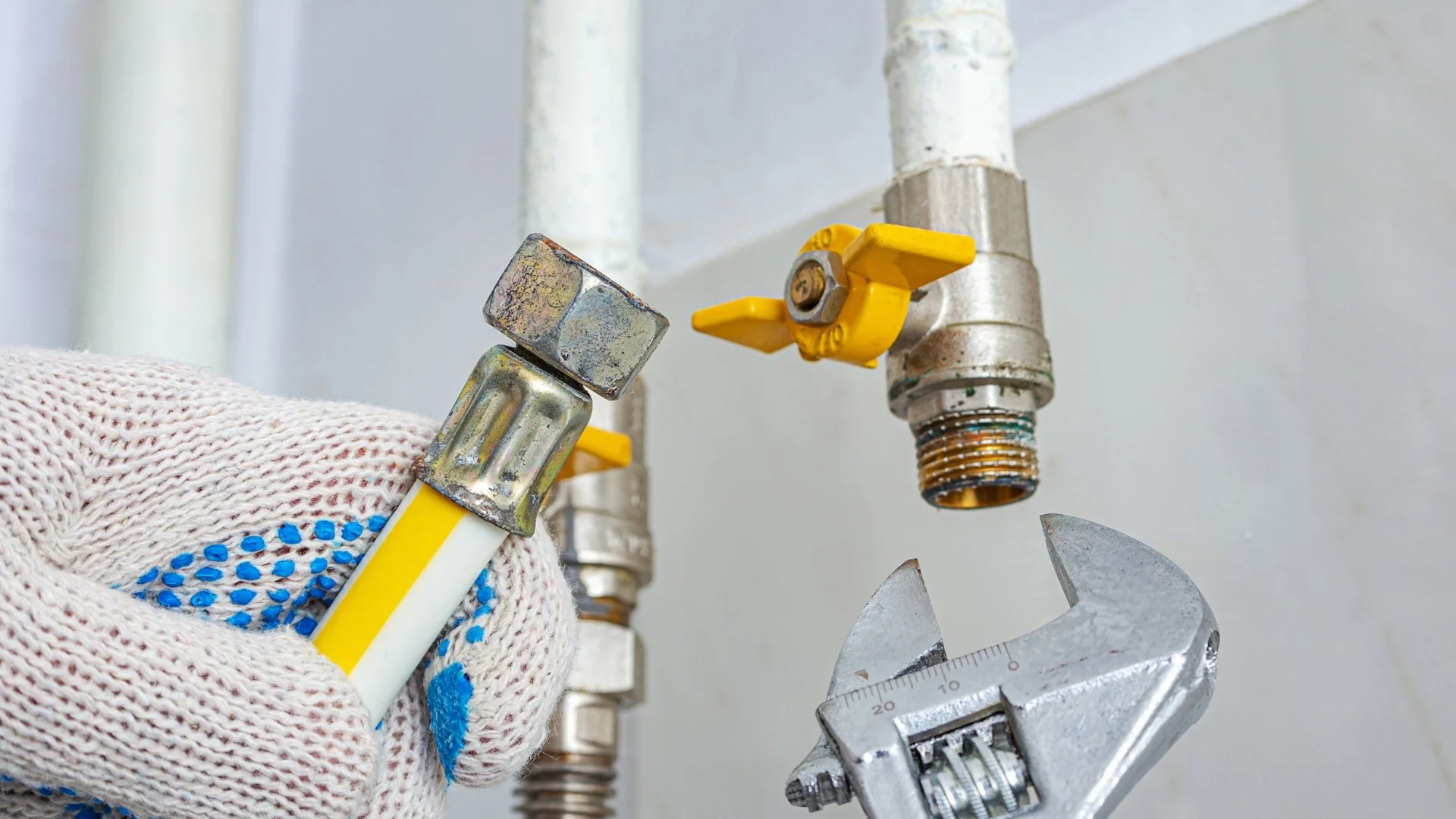 besoin d’un plombier à arcueil ? découvrez notre service de plomberie rapide et fiable pour tous vos dépannages, installations et urgences sanitaires à arcueil. devis gratuit et intervention 7j/7 !