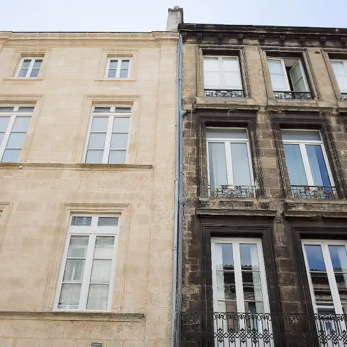 découvrez les coûts moyens et les étapes essentielles pour préparer un ravalement de façade. informez-vous sur le budget à prévoir et les démarches à suivre pour rénover efficacement votre façade.