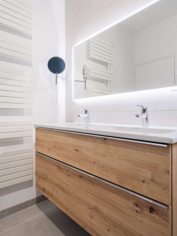 confiez la rénovation de votre salle de bain à montgeroult à des professionnels qualifiés. modernisez votre espace avec des solutions sur-mesure, des matériaux de qualité et un accompagnement personnalisé.