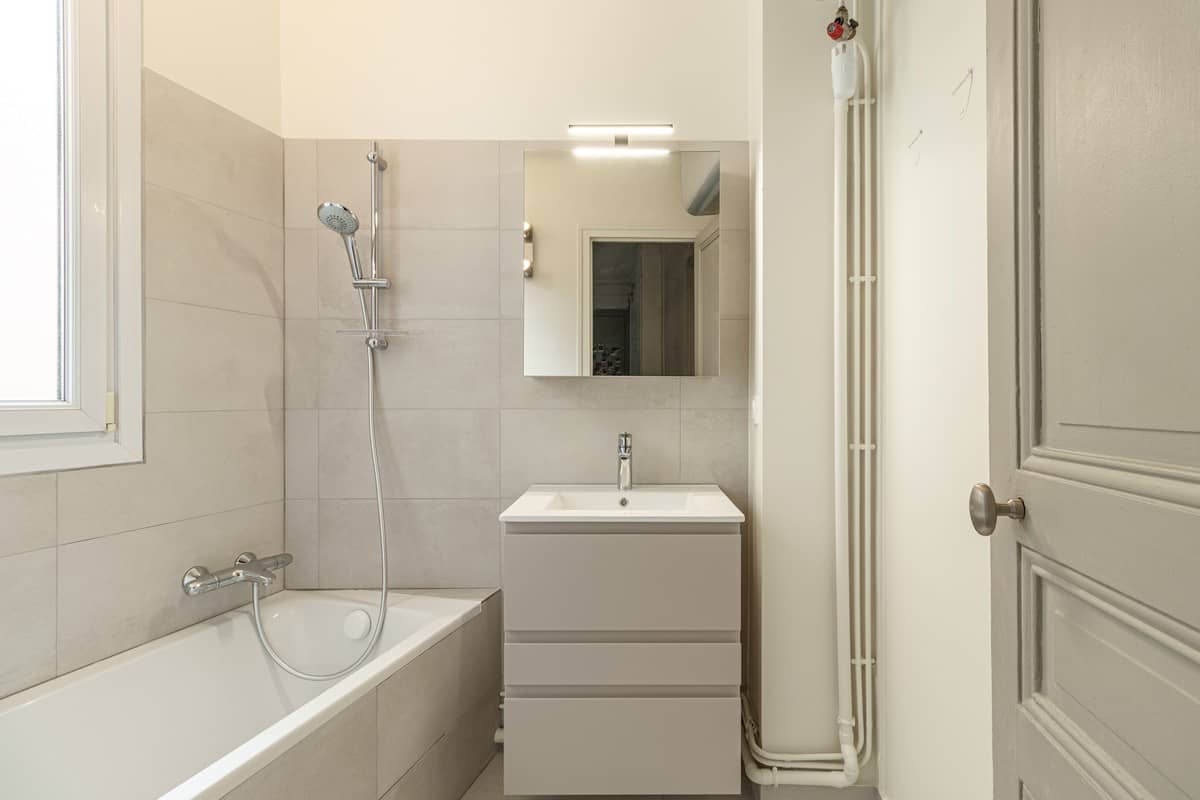 découvrez nos solutions pour aménager ou rénover votre salle de bain dans le 75009 à paris : conseils, inspirations et devis gratuits pour un espace moderne et fonctionnel.