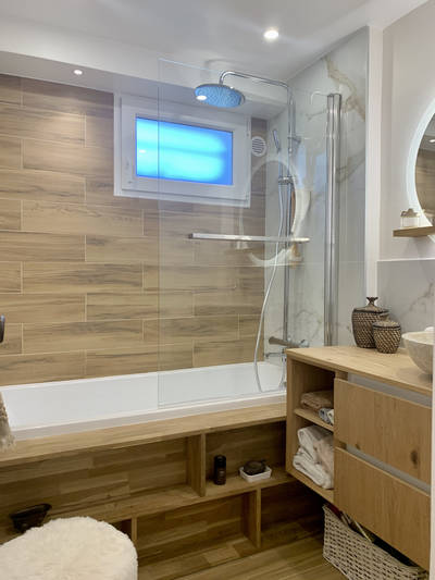 découvrez une salle de bain vintage à saint-cloud : des matériaux authentiques, un style rétro chic et des équipements modernes pour un espace unique et élégant. demandez votre devis personnalisé !