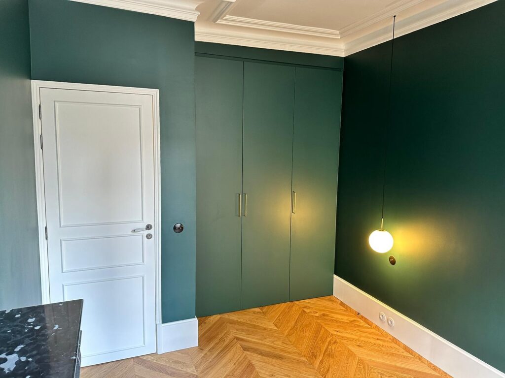 découvrez nos conseils et astuces essentiels pour réussir votre rénovation intérieure avec succès, de la planification à la finition.